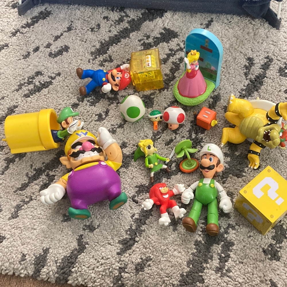Nintendo toys and collectibles